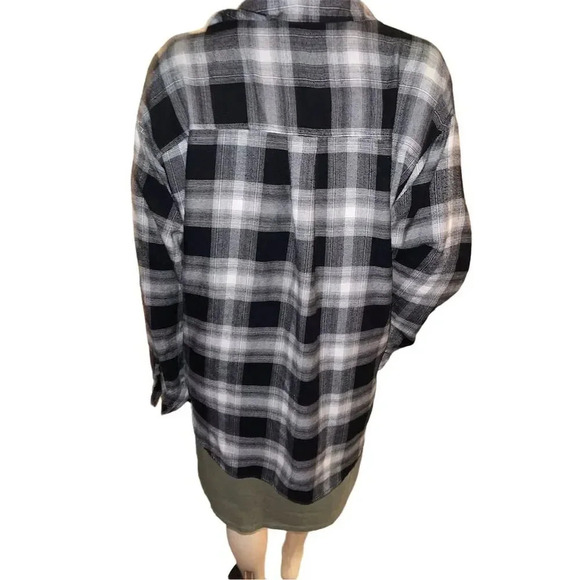 Wild Fable Women's M Black Plaid Flannel Button-Up Shirt Casual - Picture 3 of 7